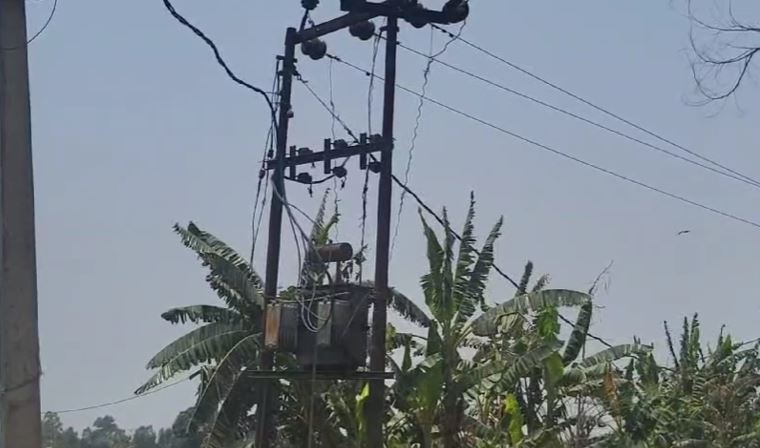 गर्मी के सितम से लोगों का हाल बेहाल, गदरपुर में हांफ रहे विद्युत विभाग के उपकरण