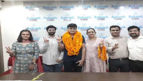 हल्द्वानी के अक्षत ने किया NEET UG 2024 ऑल इंडिया में टॉप, 99.99 प्रतिशत हासिल कर बनाया रिकॉर्ड