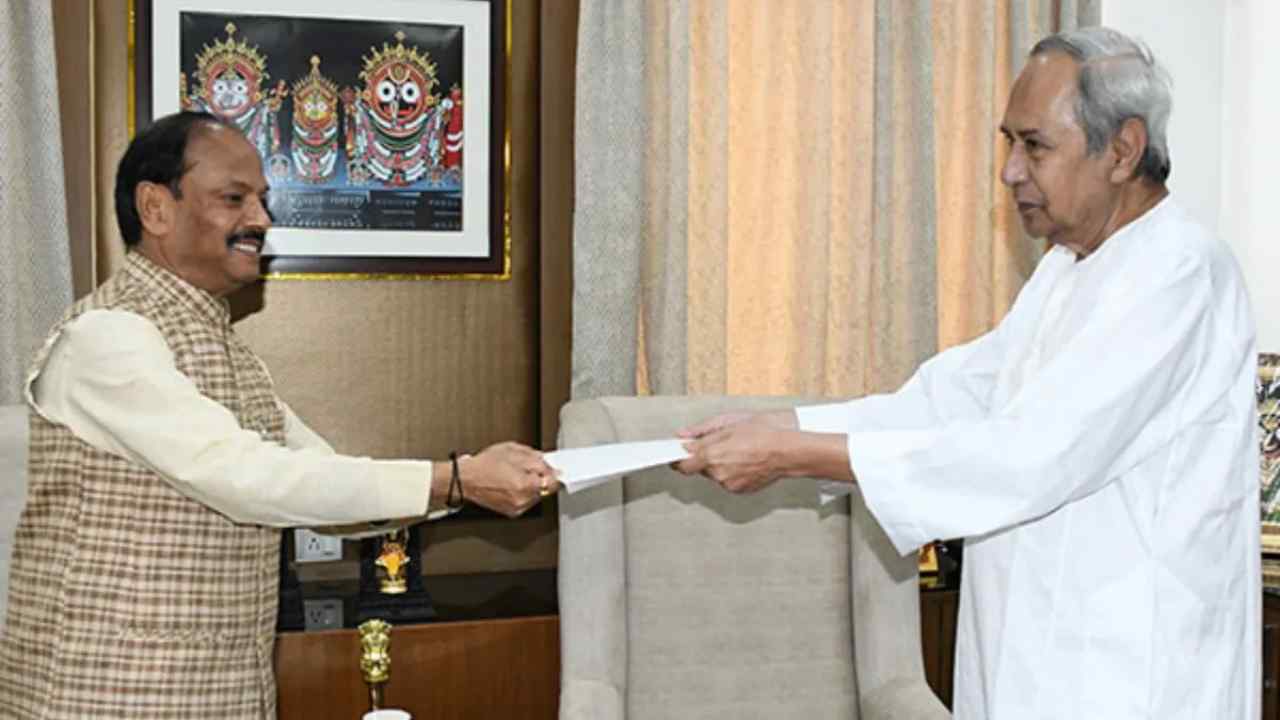 Naveen Patnaik resigns after BJP's victory in Odisha