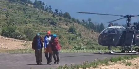 सहस्त्रताल ट्रैक में फंसे 10 ट्रैकरों का किया सकुशल रेस्क्यू