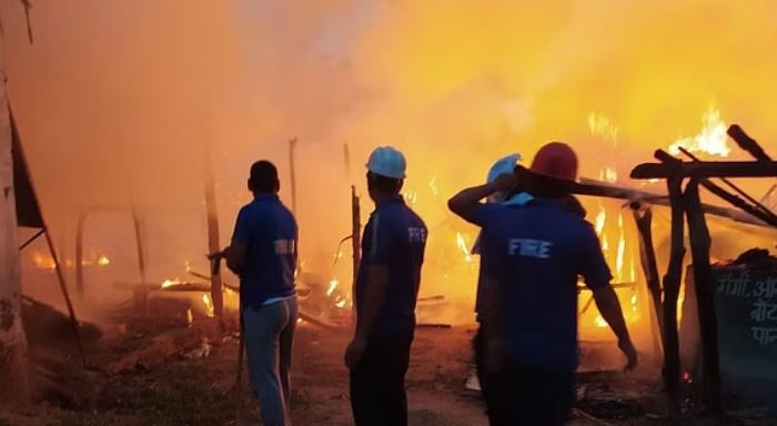 रामनगर-गर्जिया मार्ग पर लगी आग