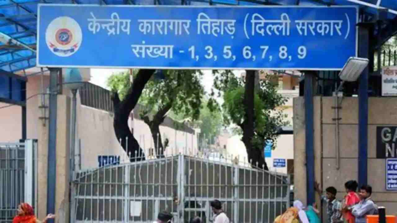 125 prisoners in Tihar Jail are HIV positive and 200 have syphilis.