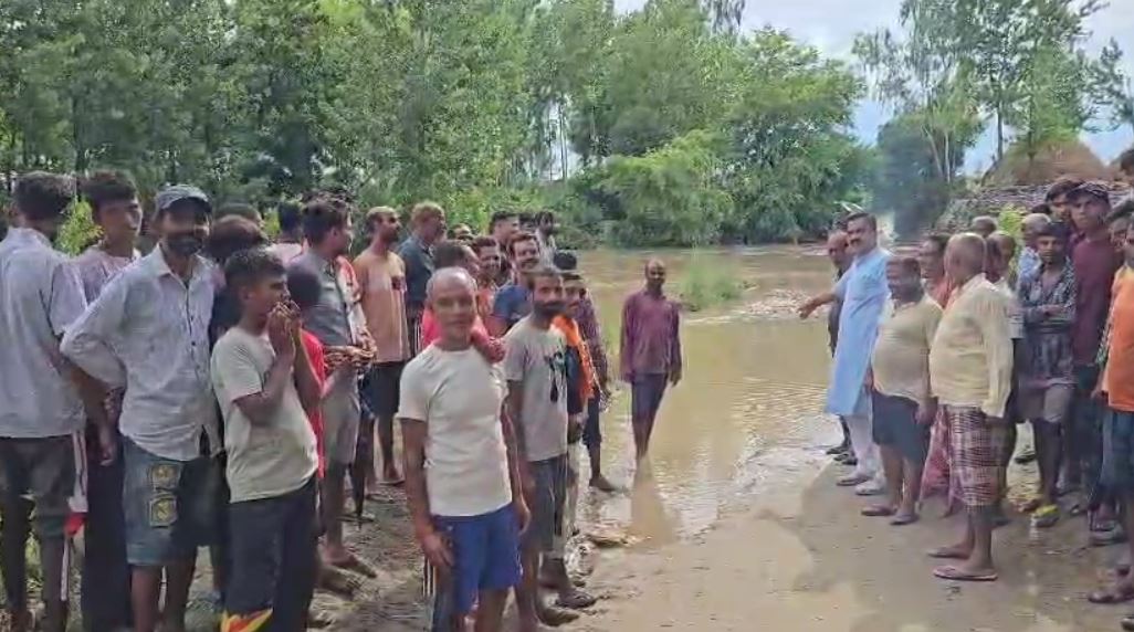 ग्रामीण परेशान