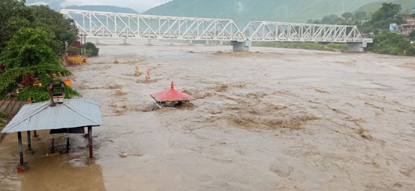 अलकनंदा का जलस्तर बढ़ा