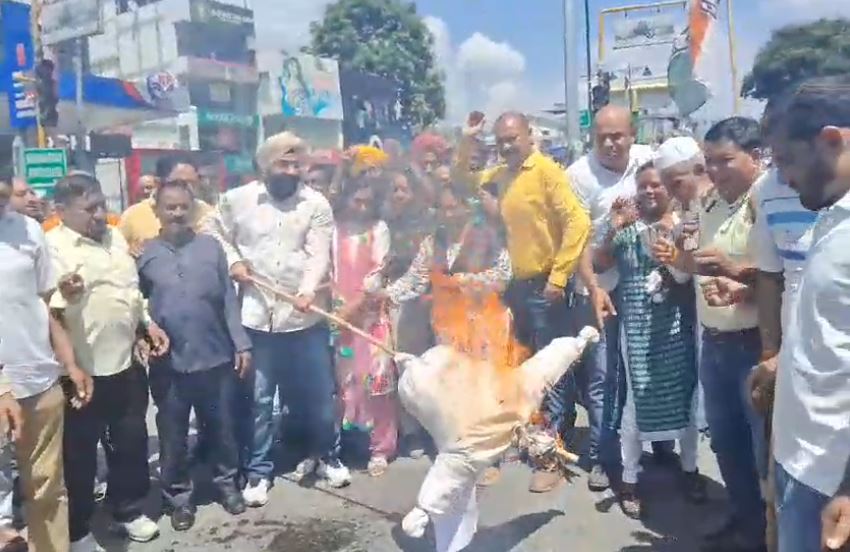 दून पुतला दहन