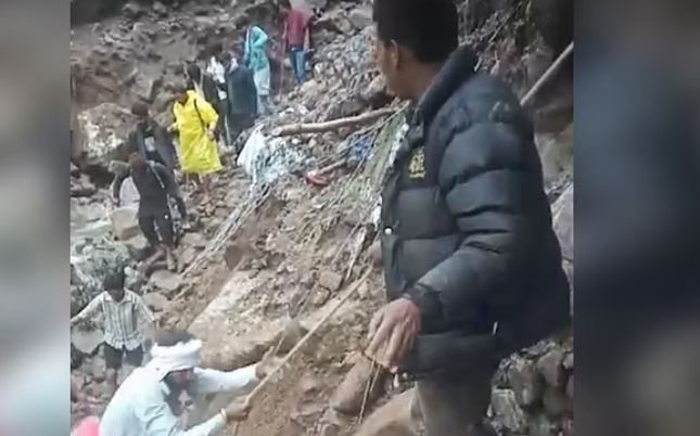 लोगों को किया रेस्क्यू