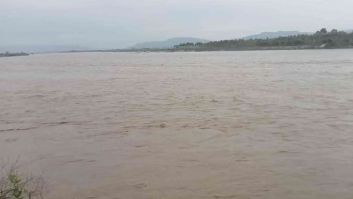 चेतावनी रेखा से ऊपर पहुंची गंगा