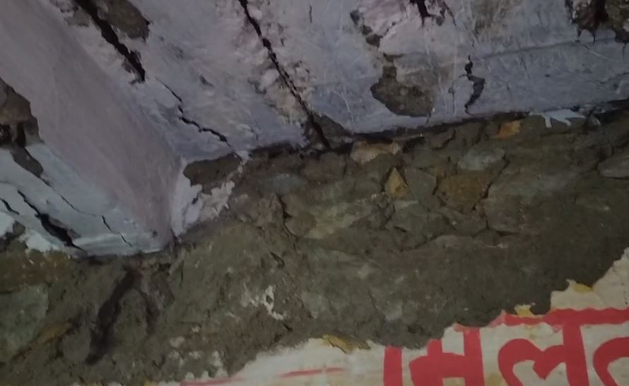 शिक्षा व्यवस्था के ये हाल : दो साल से बारात घर में संचालित हो रहा स्कूल, कब होगा विद्यालय का जीर्णोद्धार ? tehri garhwal