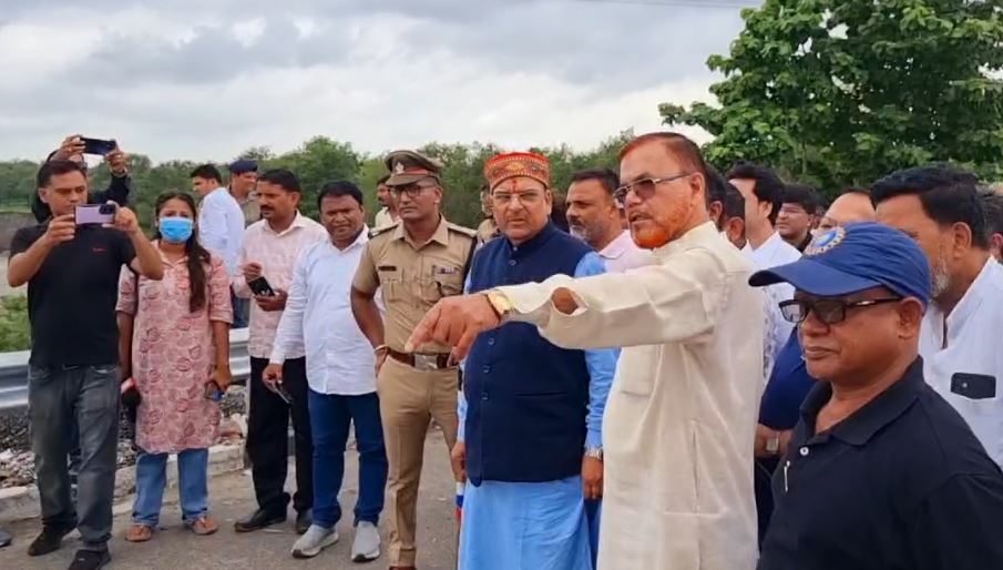 सांसद भट्ट ने किया निरीक्षण