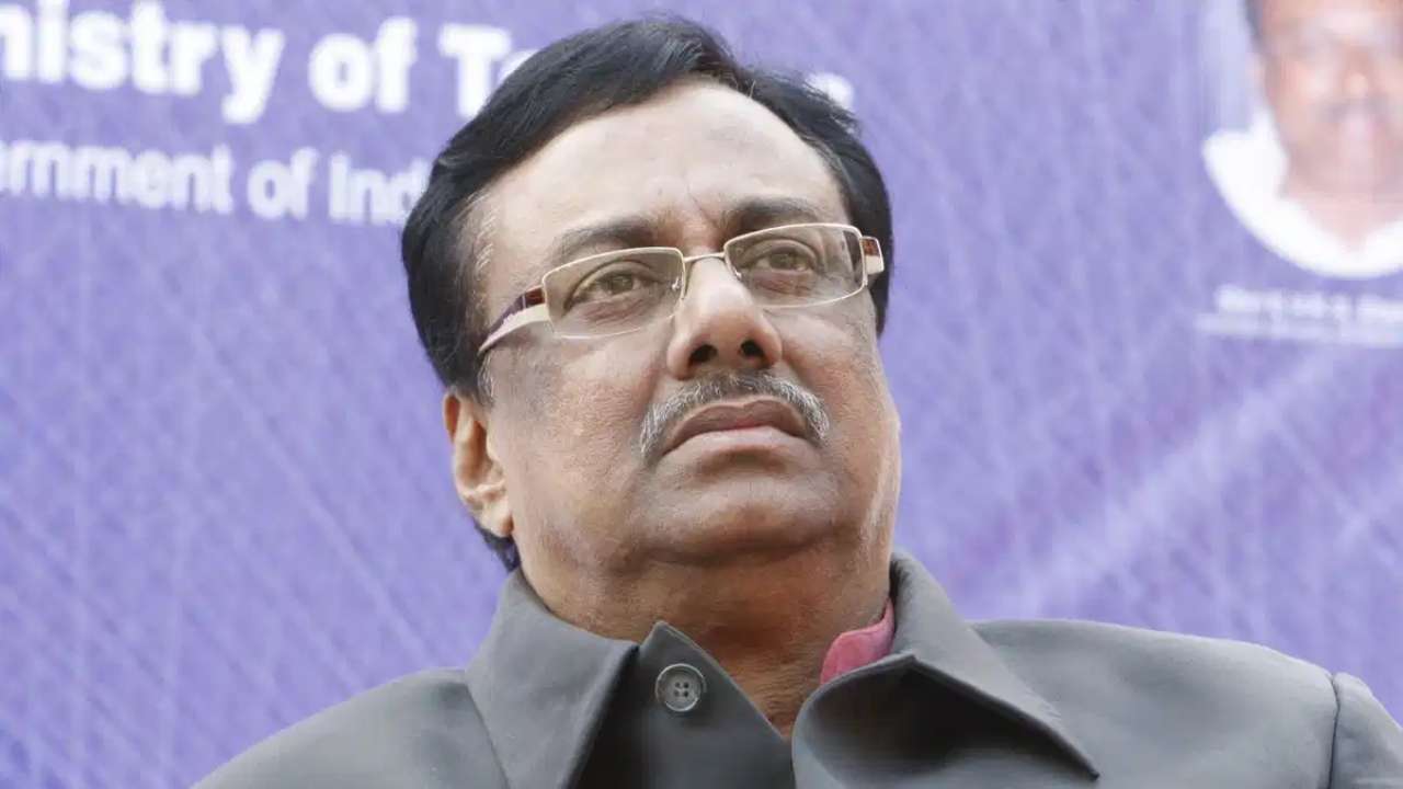 Former Congress Union Minister E V K S Elangovan passes away