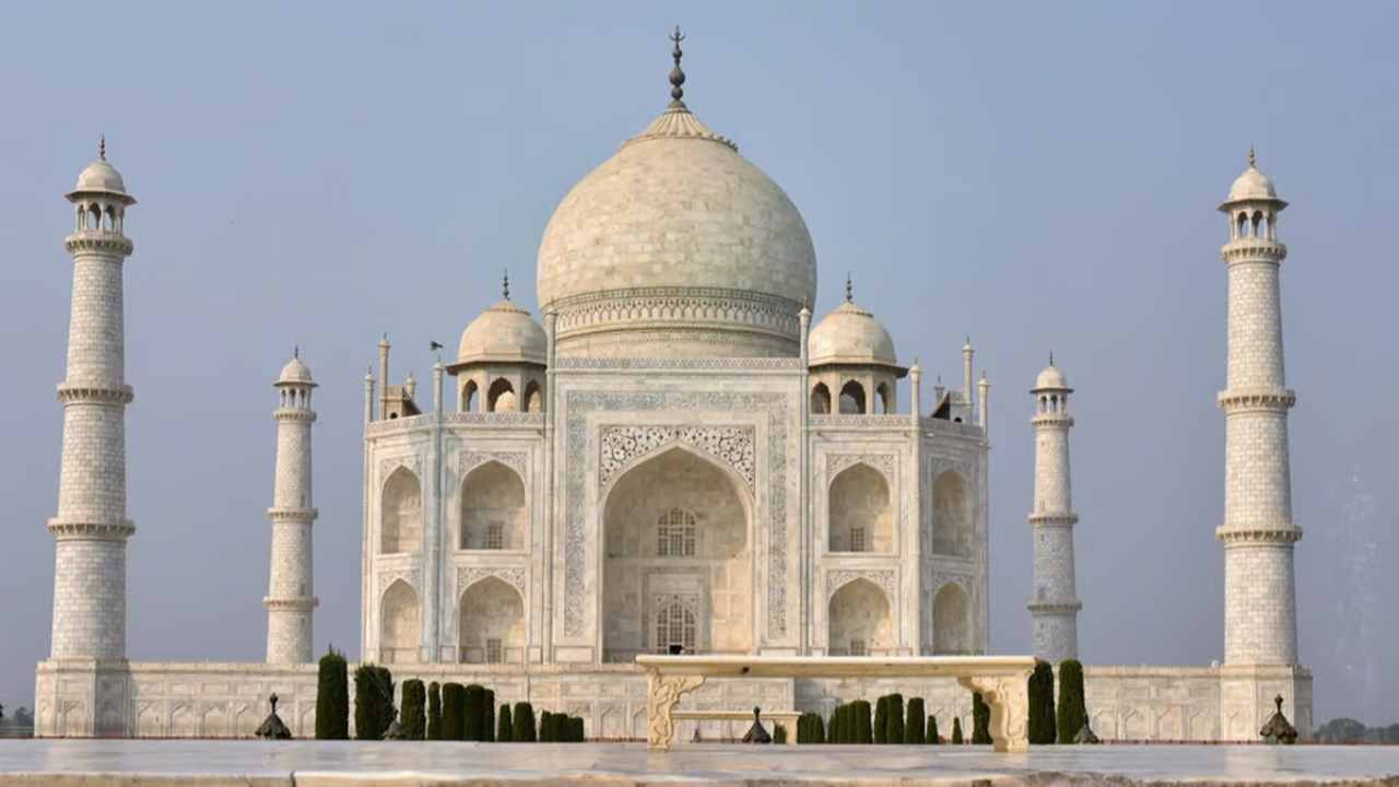 Threat to blow up Taj Mahal with bomb, creates panic in police department