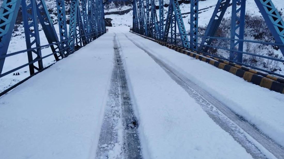 बर्फबारी की तस्वीरें