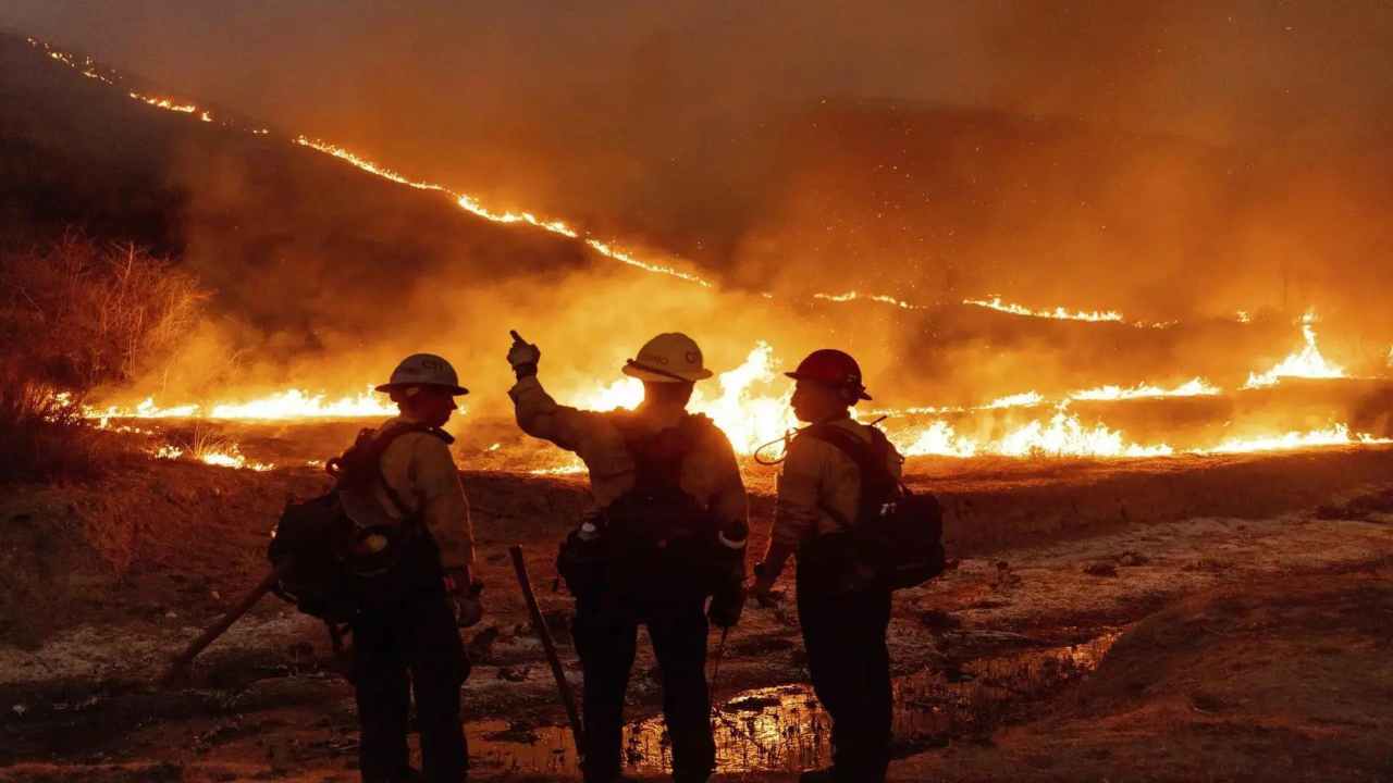 California forest fire causes havoc, 50 billion dollars burnt, 7 dead