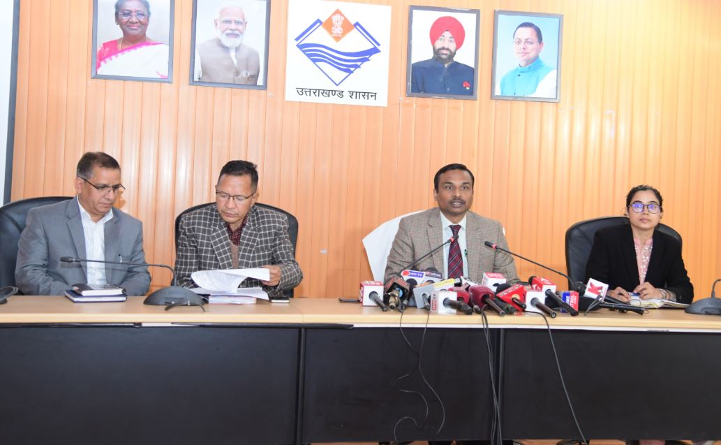 उत्तराखंड में बढ़ी वोटरों की संख्या, एक क्लिक में जानें प्रदेश में मतदाताओं से जुड़ी हर जानकारी प्रेस कॉफ्रेंस