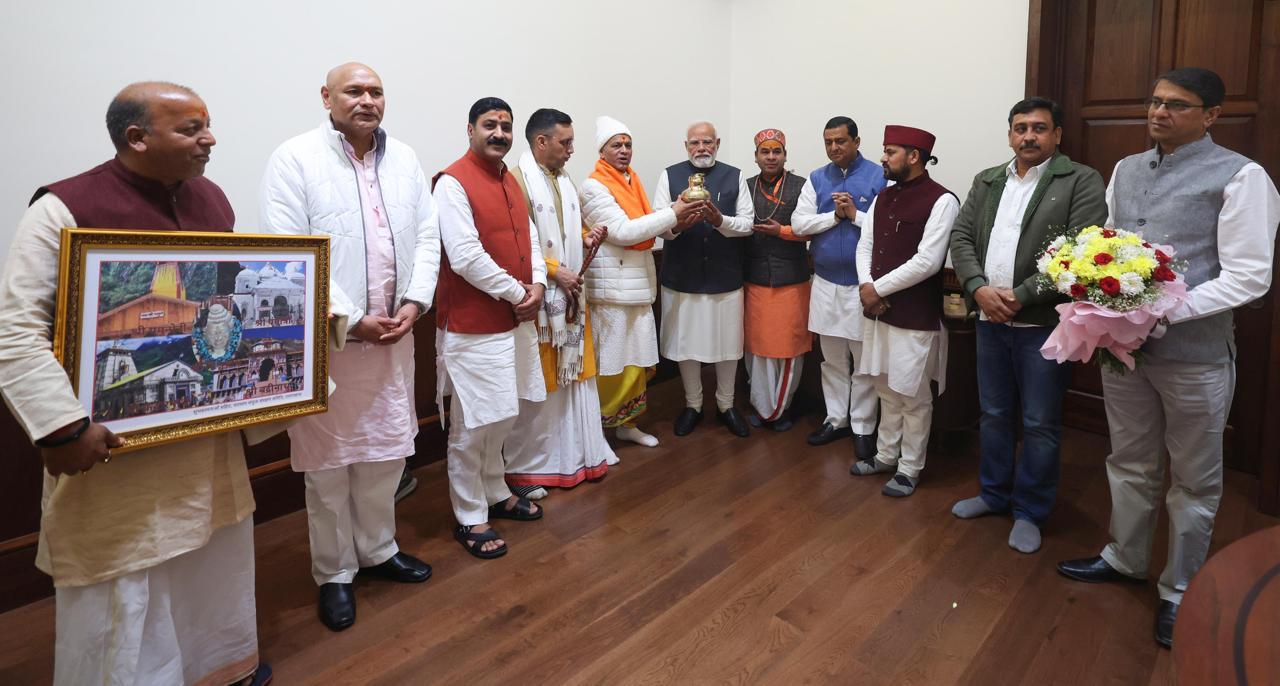 चारों धामों के पुरोहितों ने की PM मोदी से मुलाकात, कपाटोद्घाटनों के लिए किया आमंत्रित