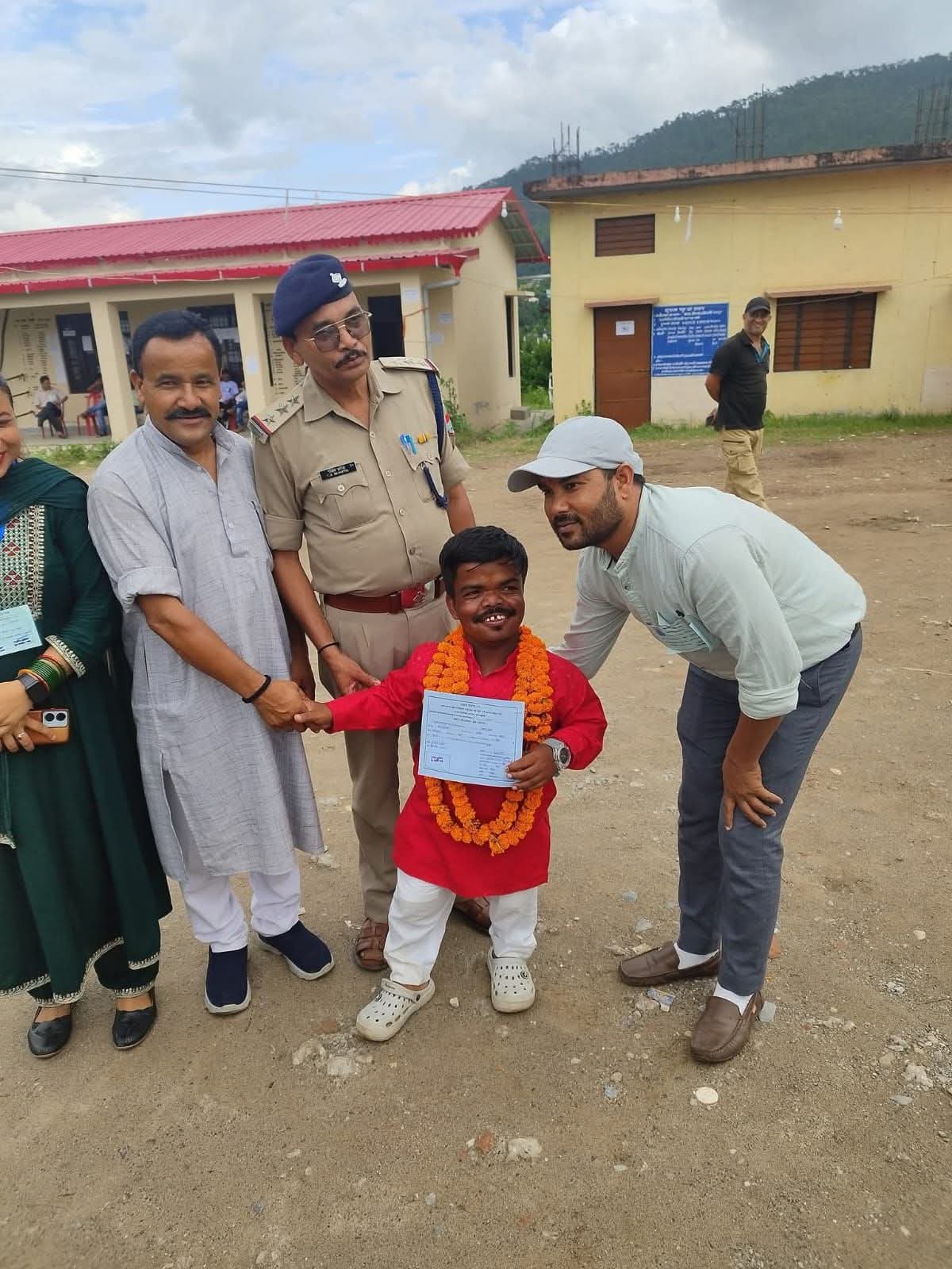 Uttarakhand Panchayat Election Result LIVE : कांग्रेस का आरोप, जीत के बाद भी प्रत्याशियों को नहीं मिल रहे प्रमाण पत्र क्षेत्र पंचायत सदस्य गढ़खेत गरुड़ बागेश्वर से लछू ने की जीत हासिल!