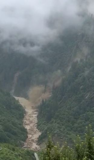 Uttarkashi Cloudburst: हर्षिल से गर्भवती महिला को लाया गया मातली हेलीपैड, अस्पताल में कराया भर्ती dharali