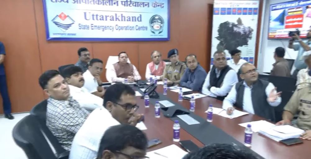 Uttarkashi Cloudburst: हर्षिल से गर्भवती महिला को लाया गया मातली हेलीपैड, अस्पताल में कराया भर्ती dharali