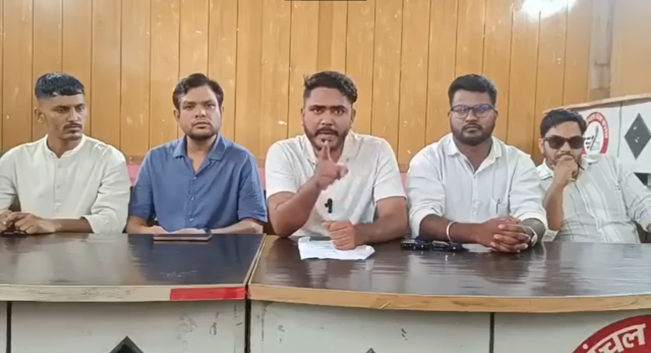 नकल माफिया हाकम की गिरफ्तारी के बाद बेरोजगार संघ का बयान, बोले STF को दिए थे सबूत BEROJGAR SANGH HAKAM SINGH GIRAFTARI