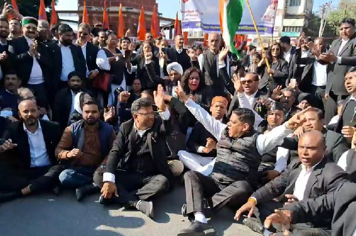 Lawyers protest Dehradun