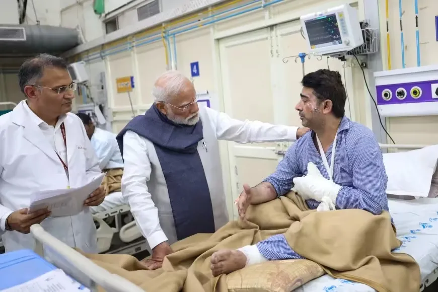 pm-modi-visits-those-injured-in-delhi-blast