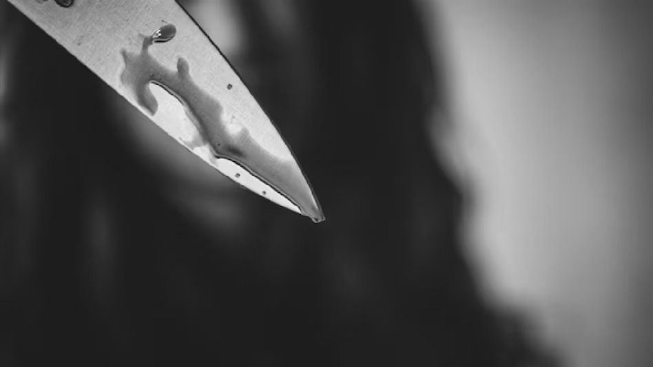 pune-student-gang-war-one-kid-attacks-classmate-with-knife-IN RUNNING CLASS