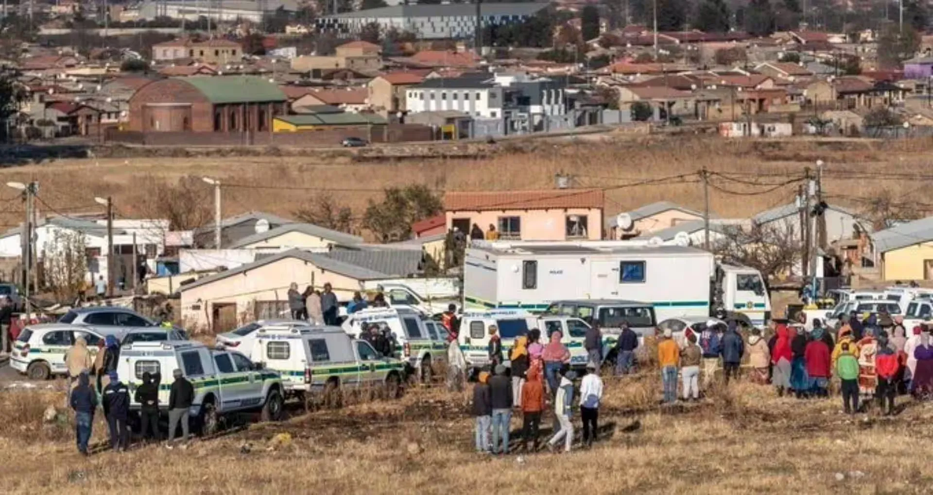 south-africe-johannesburg-bekkersdal-tavern-mass-shooting-in-bar