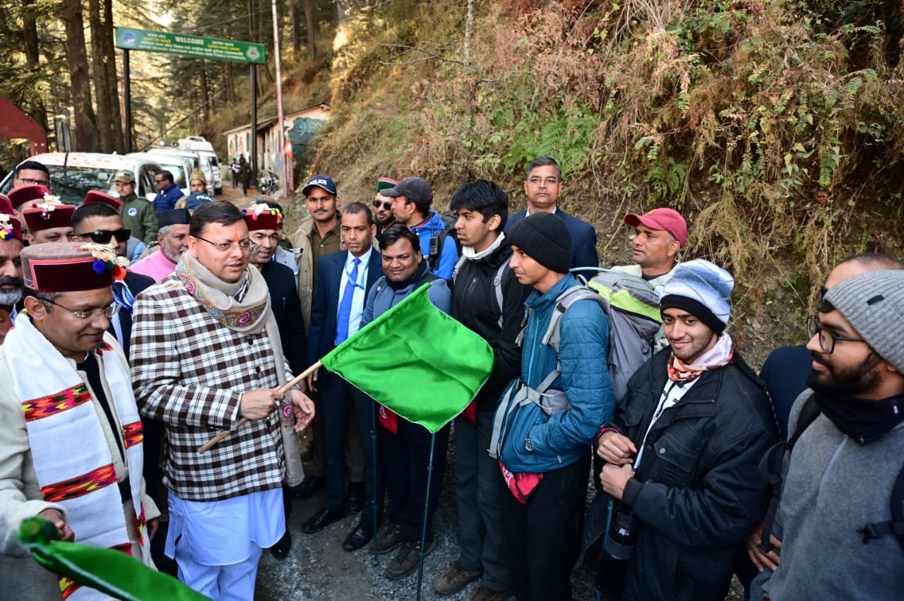 CM ने किया सांकरी में आयोजित विंटर फेस्टीवल का शुभारंभ