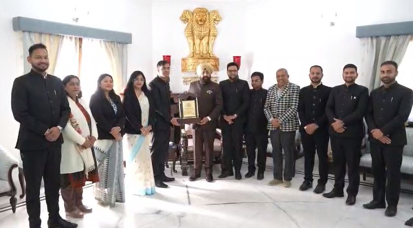 राज्यपाल से मिले परिवीक्षाधीन PCS अधिका