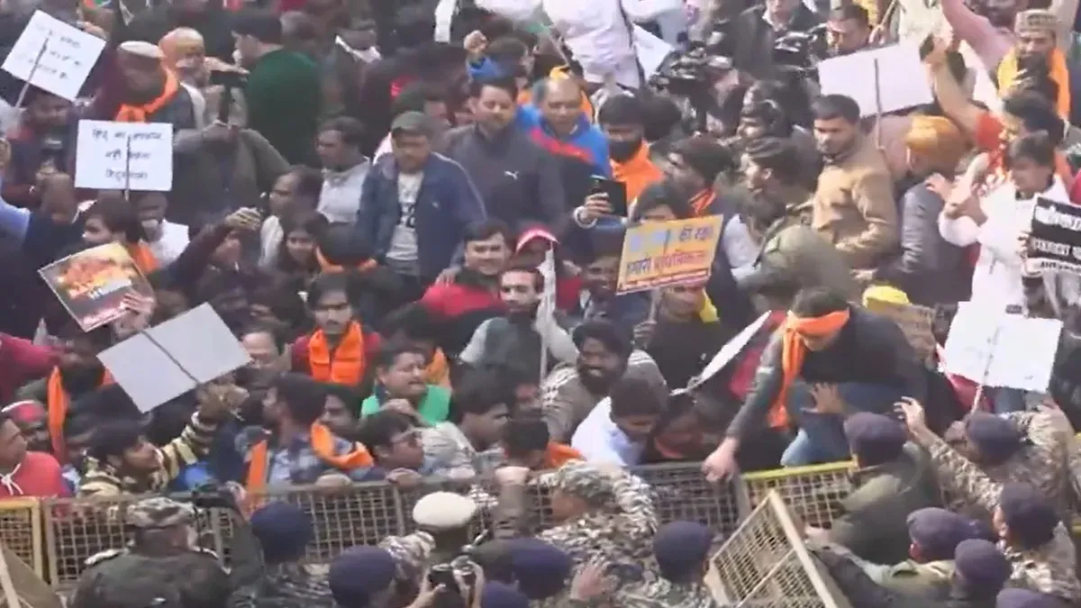 bangladesh-violence india-protest