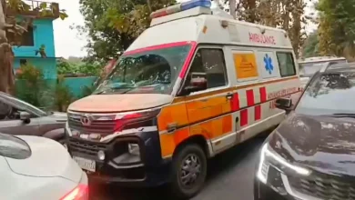 भीषण जाम में फंसी एंबुलेंस!, जिंदगी-मौत के बीच जूझता रहा मरीज ambulance stuck In traffic jam kaladhungi nainital news