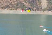 two-paragliders-fell-into-tehri-lake