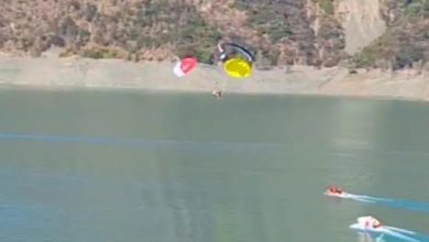 टिहरी में बड़ा हादसा, अनियंत्रित होकर झील में गिरे दो पैराग्लाइडर two-paragliders-fell-into-tehri-lake