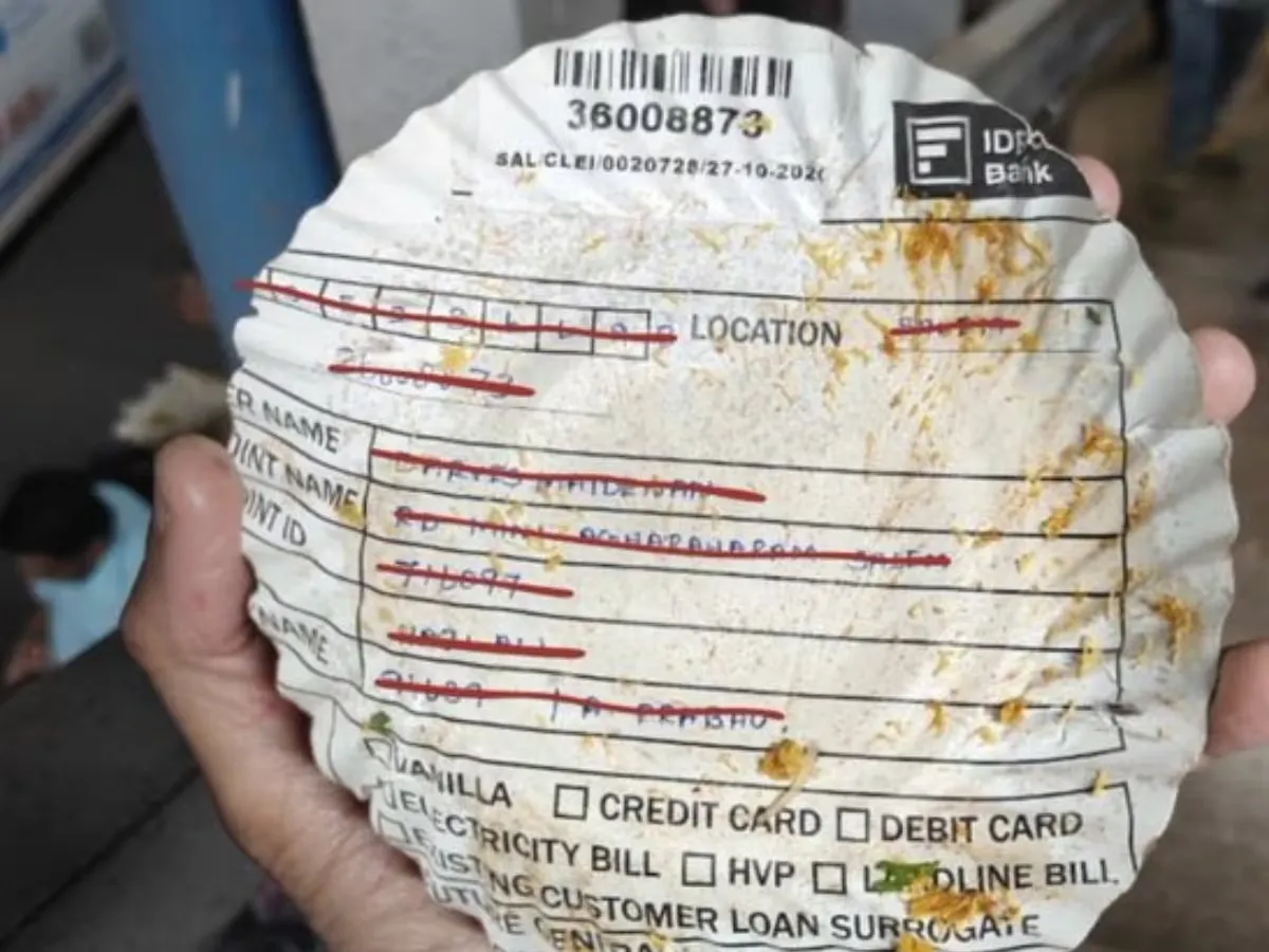 क्या यही है डेटा प्राइवेसी...?, स्ट्रीट फूड की प्लेट पर दिखे बैंक डिटेल्स, भड़के लोग Viral Photo Of Paper Plate With Bank Details