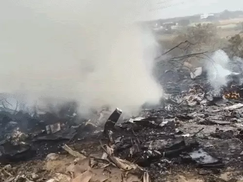 दूर तक धुआं ही धुआं…शव आधे जले हुए, देखिए Ajit Pawar विमान क्रैश की दर्दनाक VIDEOS ajit-pawar-plane-crash-video-viral