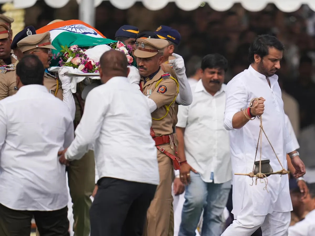 ajit-pawar-cremated-in-baramati-vidya-pratishthan