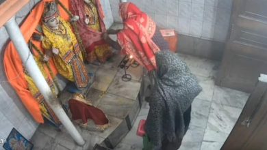 women-committed-theft-in-temple-video-goes-viral