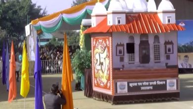 77वां गणतंत्र दिवस: परेड ग्राउंड में गणतंत्र दिवस समारोह, सूचना विभाग की झांकी को मिला प्रथम स्थान 77वां गणतंत्र दिवस: परेड ग्राउंड में गणतंत्र दिवस समारोह, सूचना विभाग की झांकी बनी आकर्षण का केंद्र