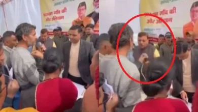 former-bjp-mla-rajesh-shukla-snatched-public-mike-video_11zon