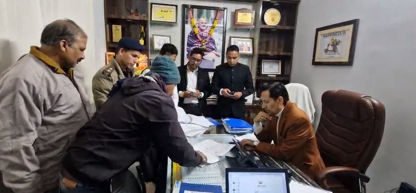 gmfx-global-limited-rs-39-crore-fraud-ias-deepak-rawat