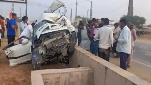 भीषण हादसा! मातम में बदलीं खुशियां, बर्थडे पार्टी से लौट रहे ICFAI के 4 छात्रों की दर्दनाक तरीके से गई जान telangana-road-accident-4-students-died