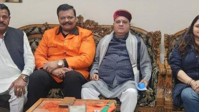 mahendra bhatt meet former MLA Champion