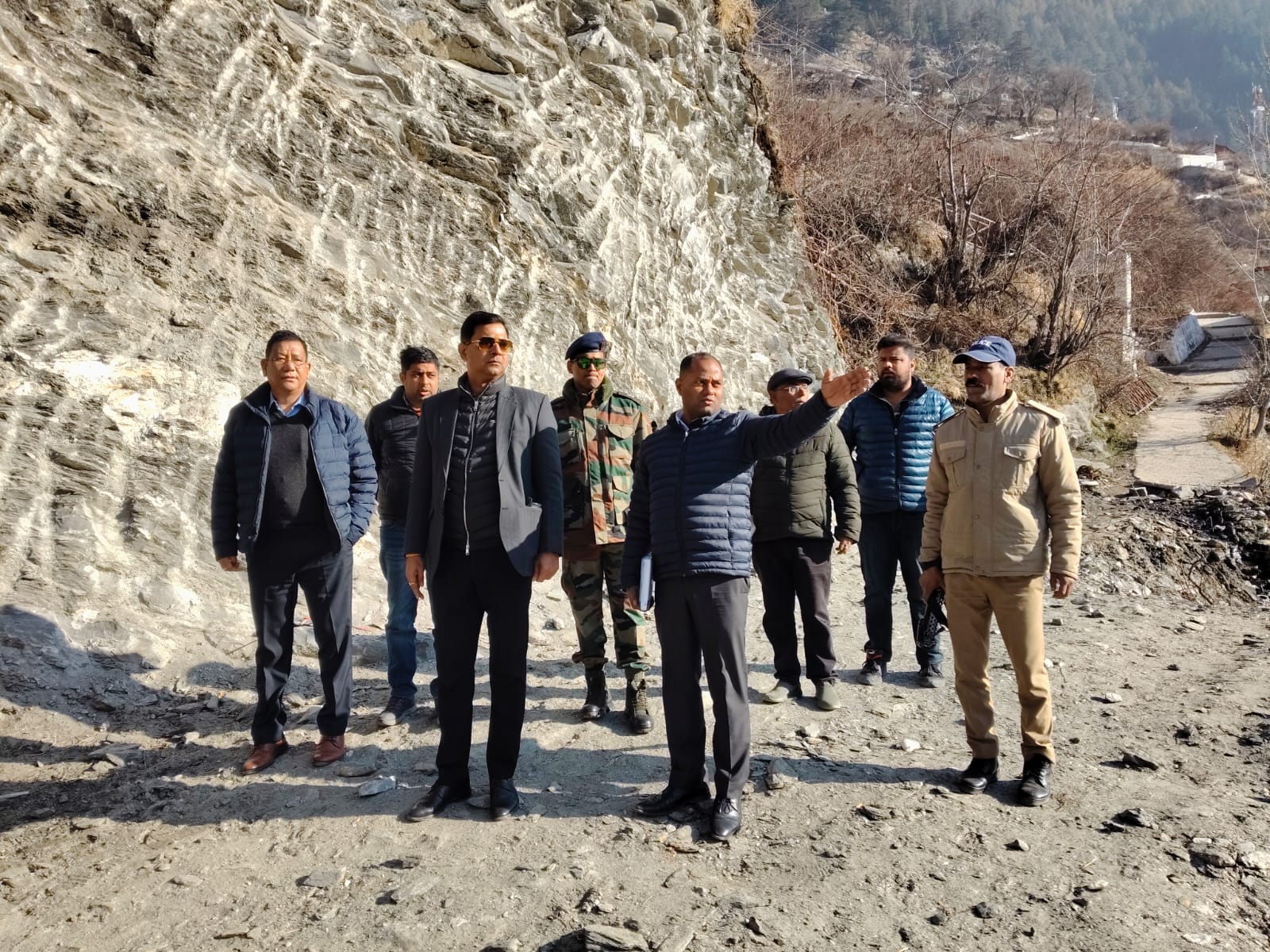 चारधाम यात्रा से पहले सक्रीय हुई सरकार!, सचिव लोक निर्माण ने किया निरीक्षण Chardham Yatra Secretary of Public Works inspection