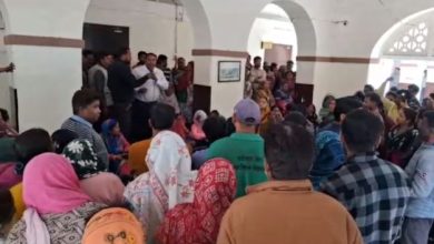 parshad beats female sanitation worker dehradun protest
