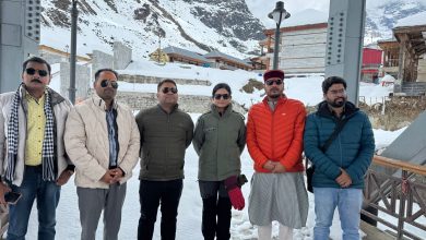 केदारनाथ धाम पहुंचकर DM और SP ने किया निरीक्षण