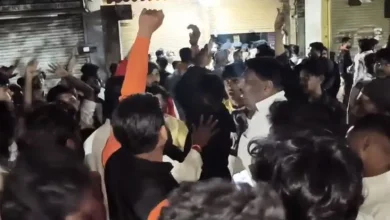 किच्छा में बवाल: मंदिर के बाहर मिला मांस का टुकड़ा, हिंदू संगठन ने काटा बवाल