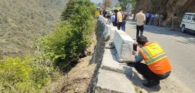 Tehri Accident_जांच टीम ने किया दुर्घटना स्थल का निरीक्षण, हुई थी आठ लोगों की मौत, ये बताई हादसे की वजह - Tehri Accident Lead Agency Team Inspects Crash Site Eight People Dead Cause Of Accident Identified