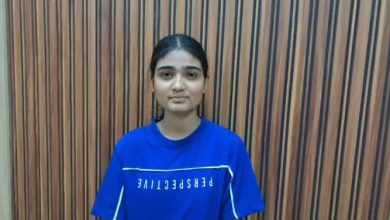 12th-uk-board-vanshika-texi-driver-daughter-97-percent