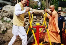 yogi-adityanath-in-yamkeshwar-with-cm-dhami