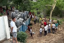 /truck-and-dumper-accident-near-rishikesh-bhadrakali-intersection